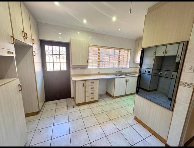 3 BEDROOM TOWNHOUSE FOR SALE IN WEMBLEY